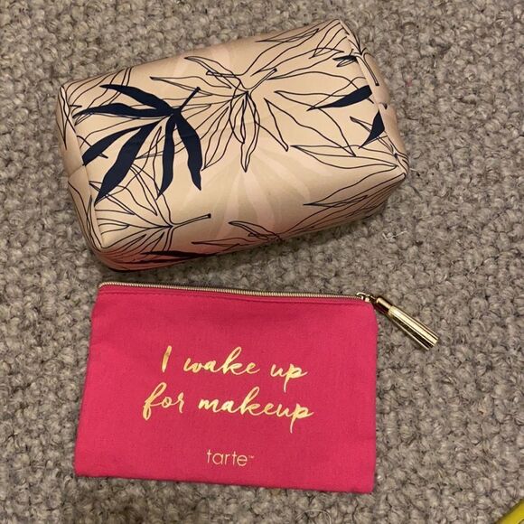 Bundle set 2 cosmetics bags. Tarte & no name . - Picture 9 of 9